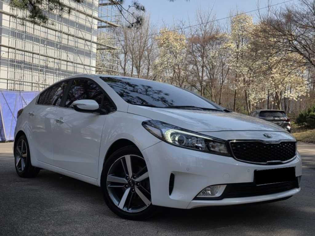 Kia K3 — photo 05