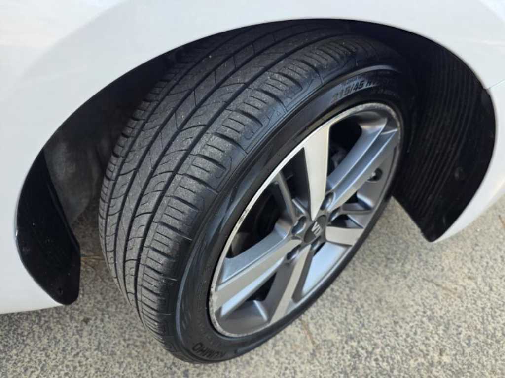 Kia K3 — photo 09