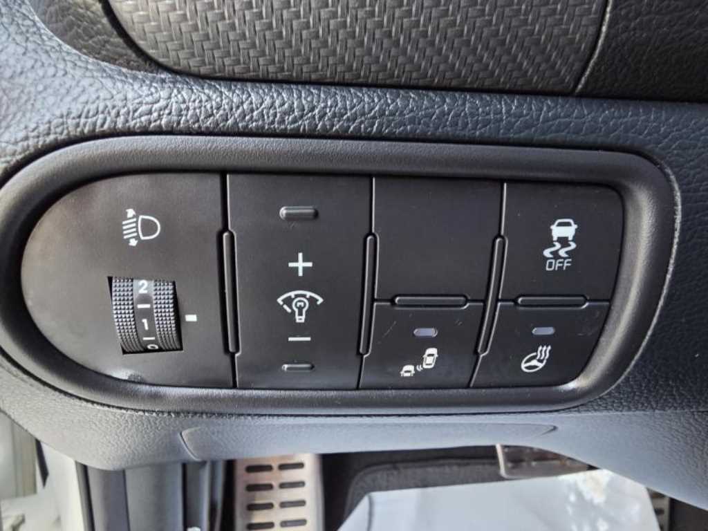 Kia K3 — photo 11