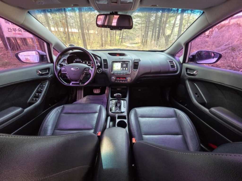 Kia K3 — photo 16