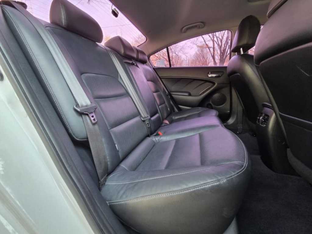 Kia K3 — photo 18