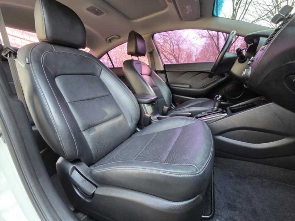 Kia K3 — photo 19