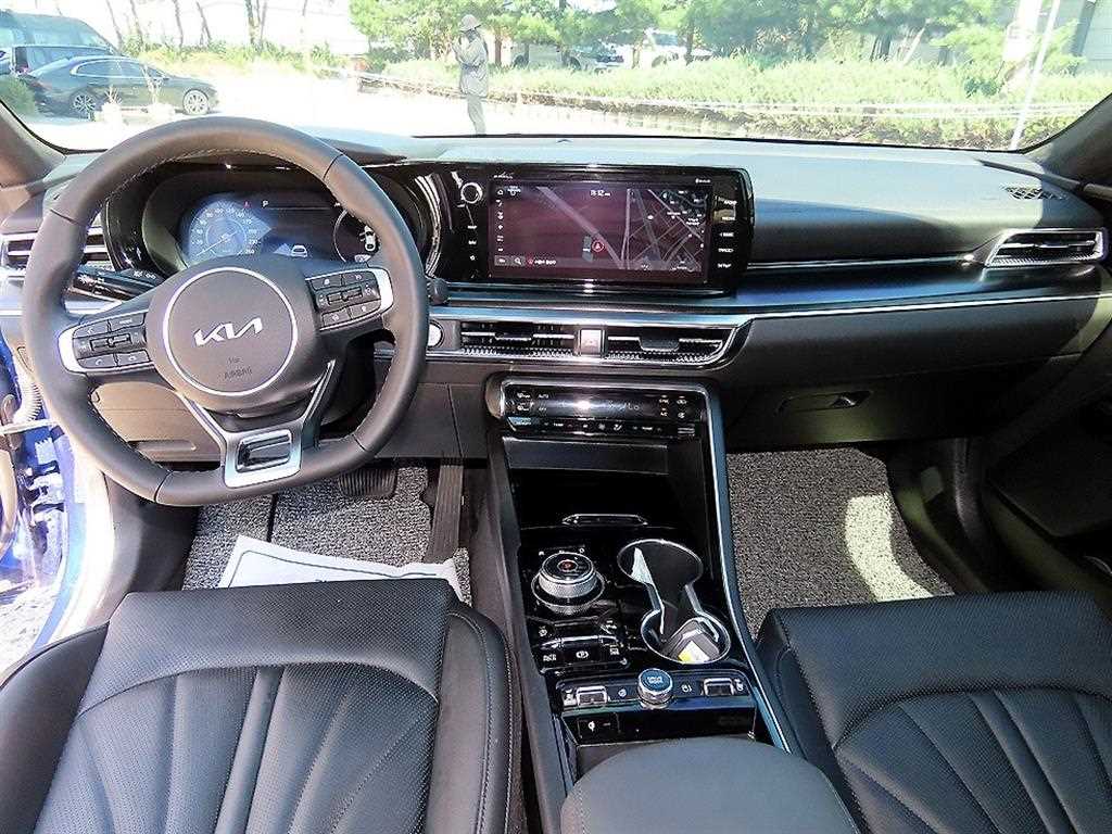 Kia K5 — photo 07