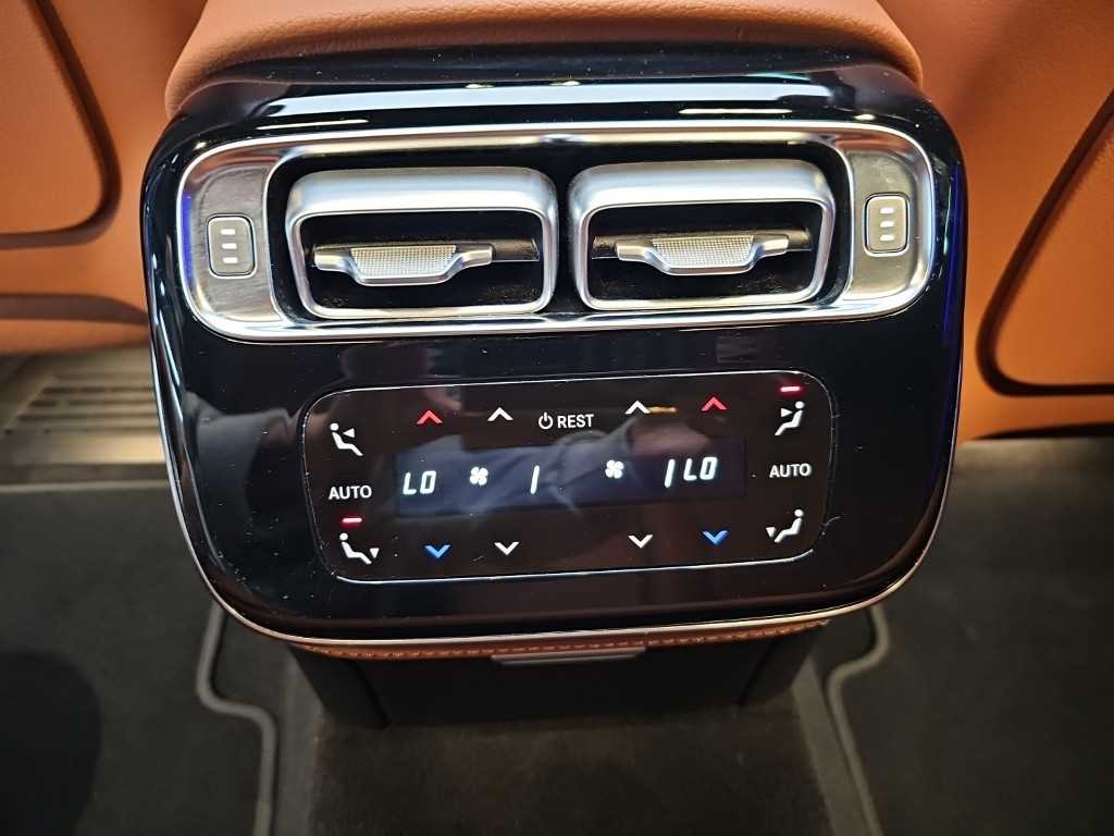 Mercedes-Benz S-Class — photo 15