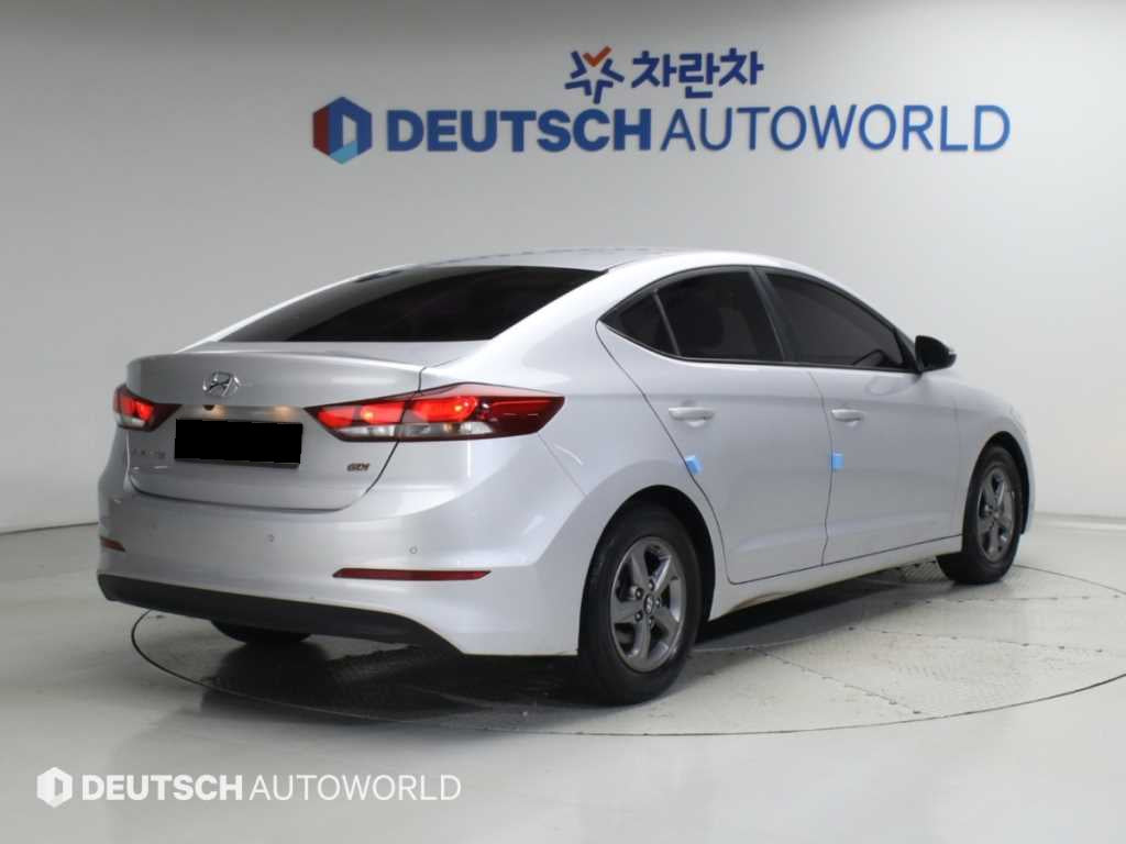 Hyundai Avante — photo 02