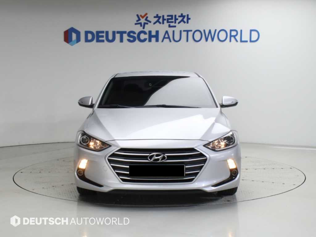 Hyundai Avante — photo 03