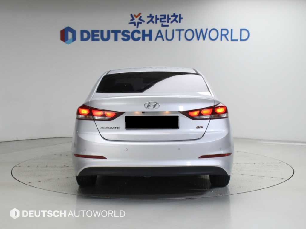 Hyundai Avante — photo 04