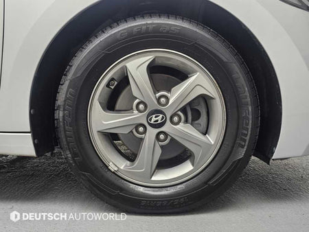Hyundai Avante — photo 05