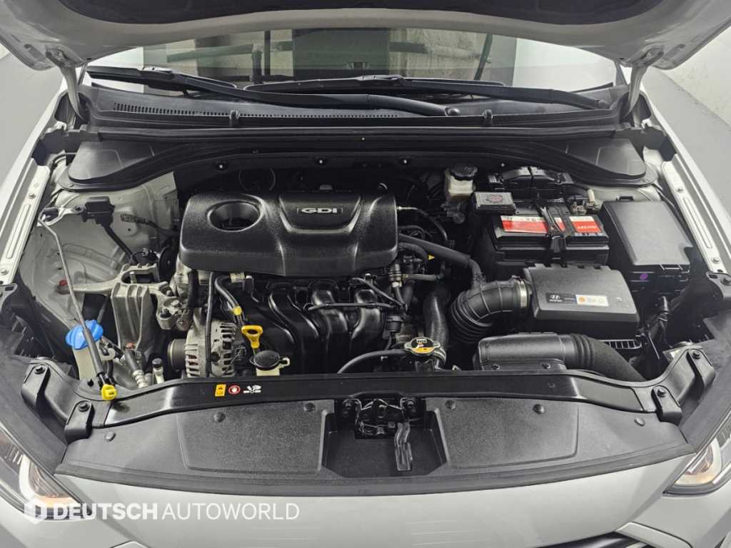 Hyundai Avante — photo 06