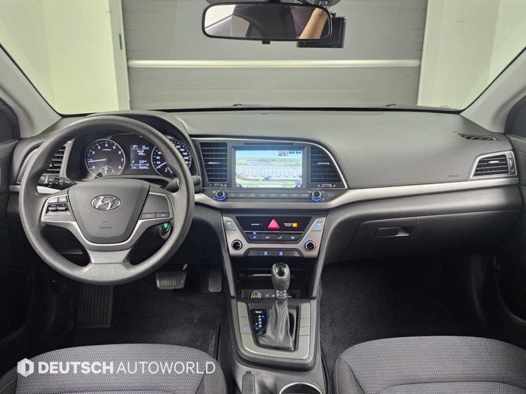 Hyundai Avante — photo 07