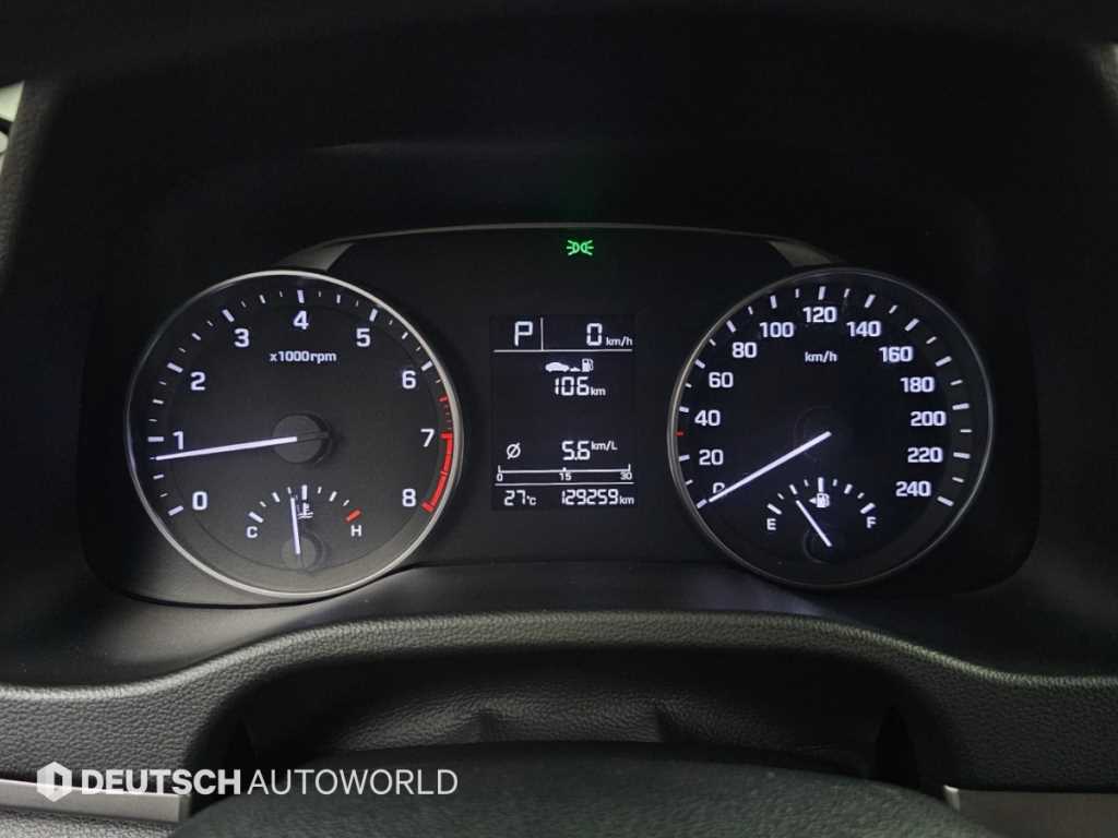 Hyundai Avante — photo 08
