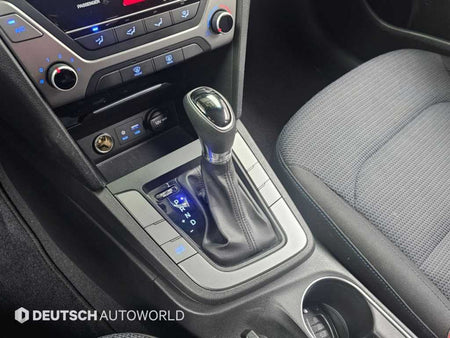 Hyundai Avante — photo 09