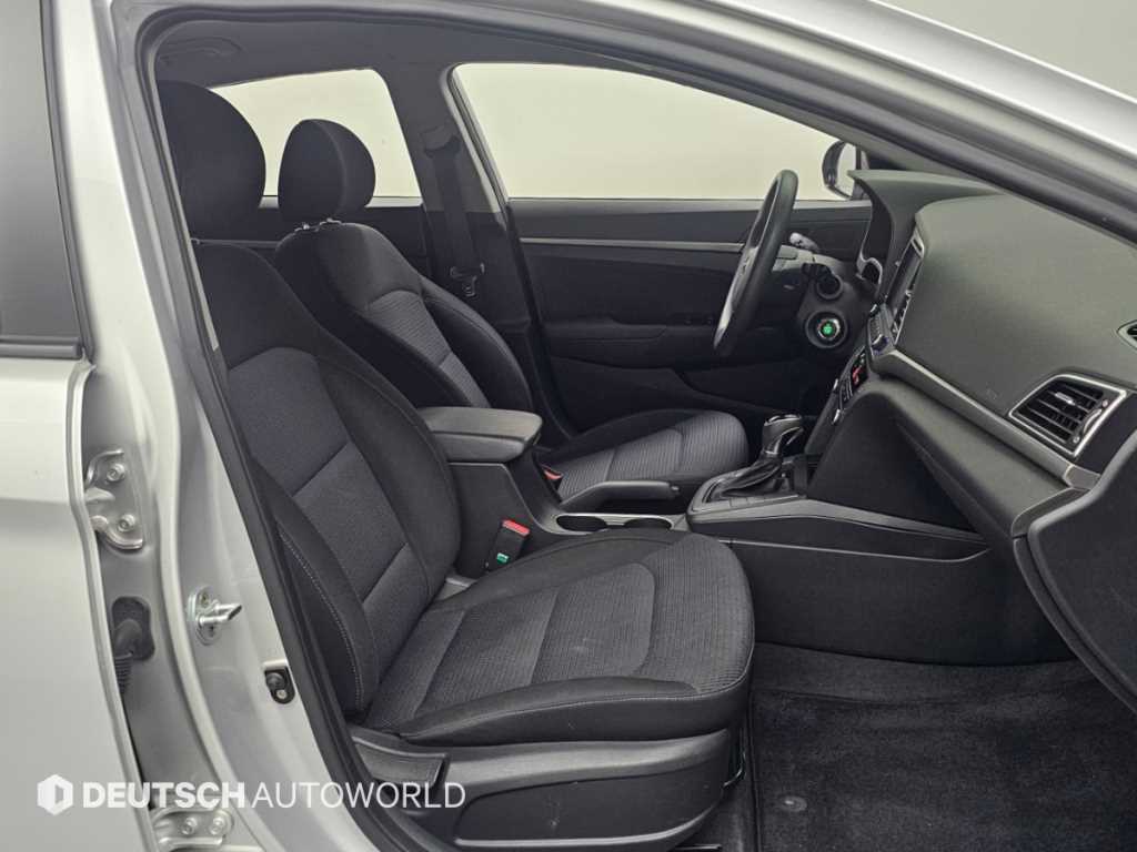Hyundai Avante — photo 10
