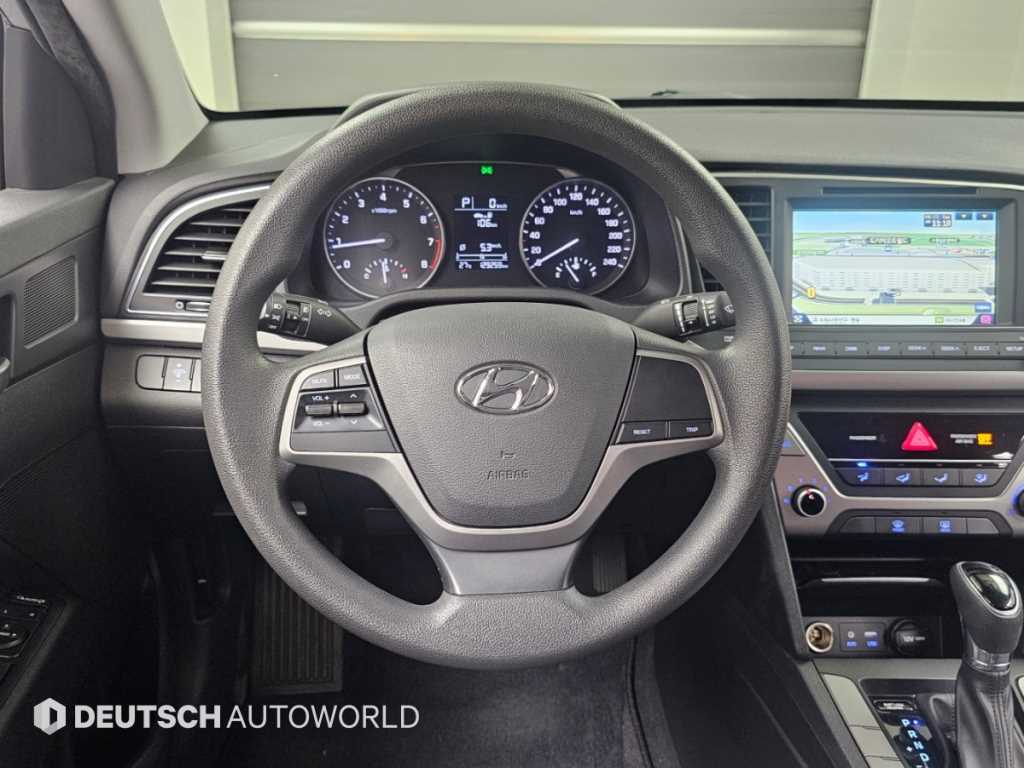 Hyundai Avante — photo 13