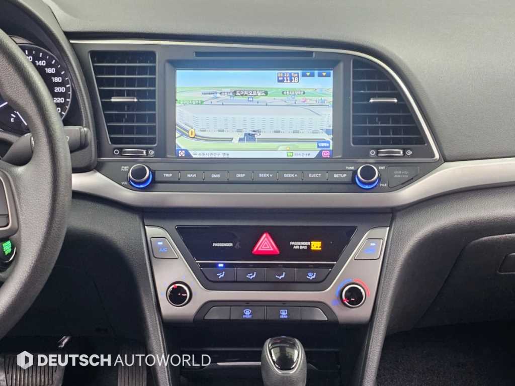 Hyundai Avante — photo 14