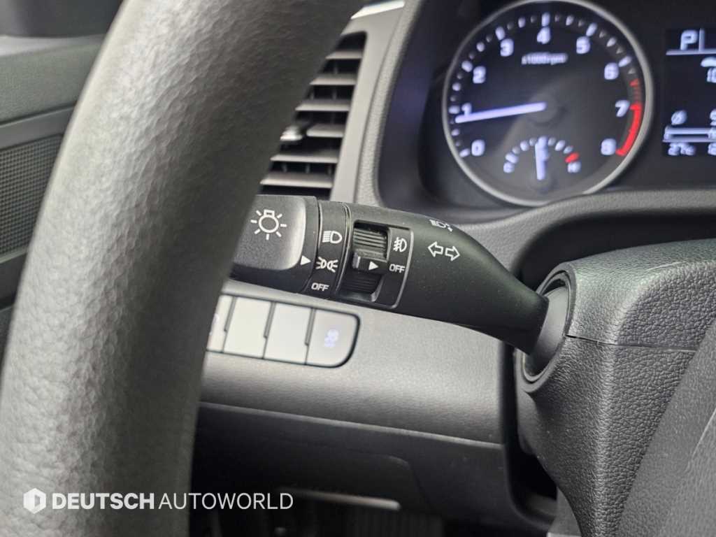Hyundai Avante — photo 16