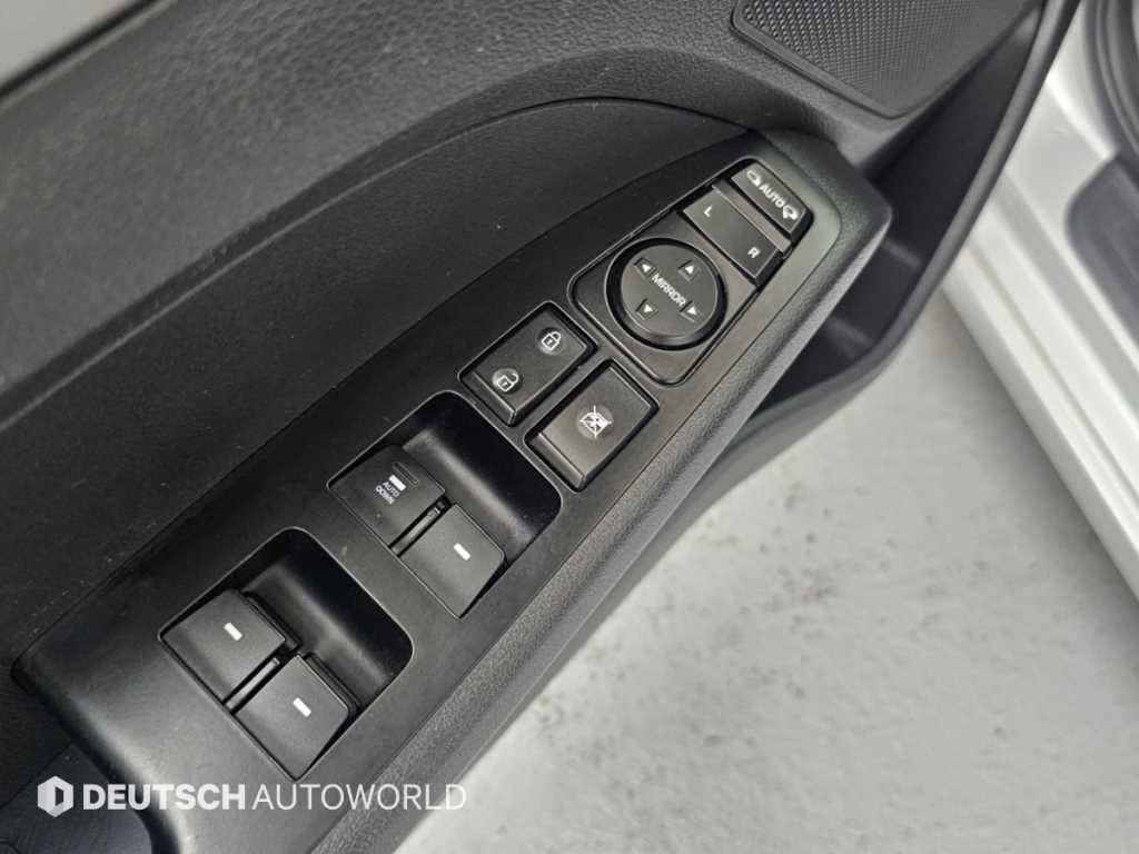 Hyundai Avante — photo 17