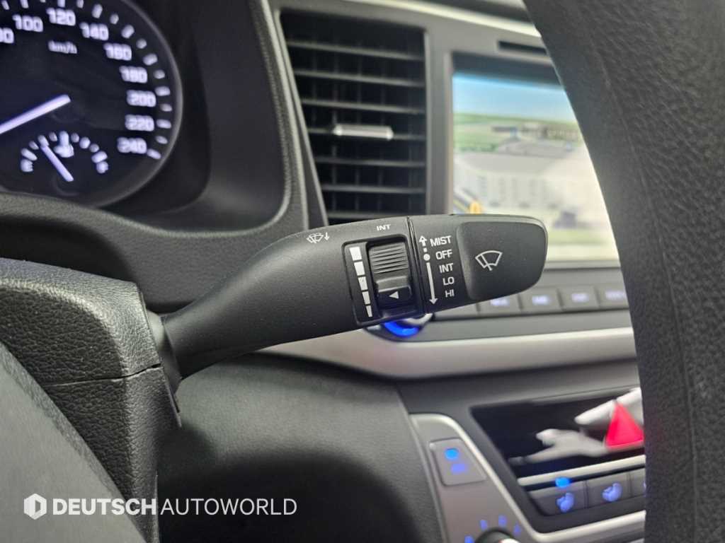 Hyundai Avante — photo 18