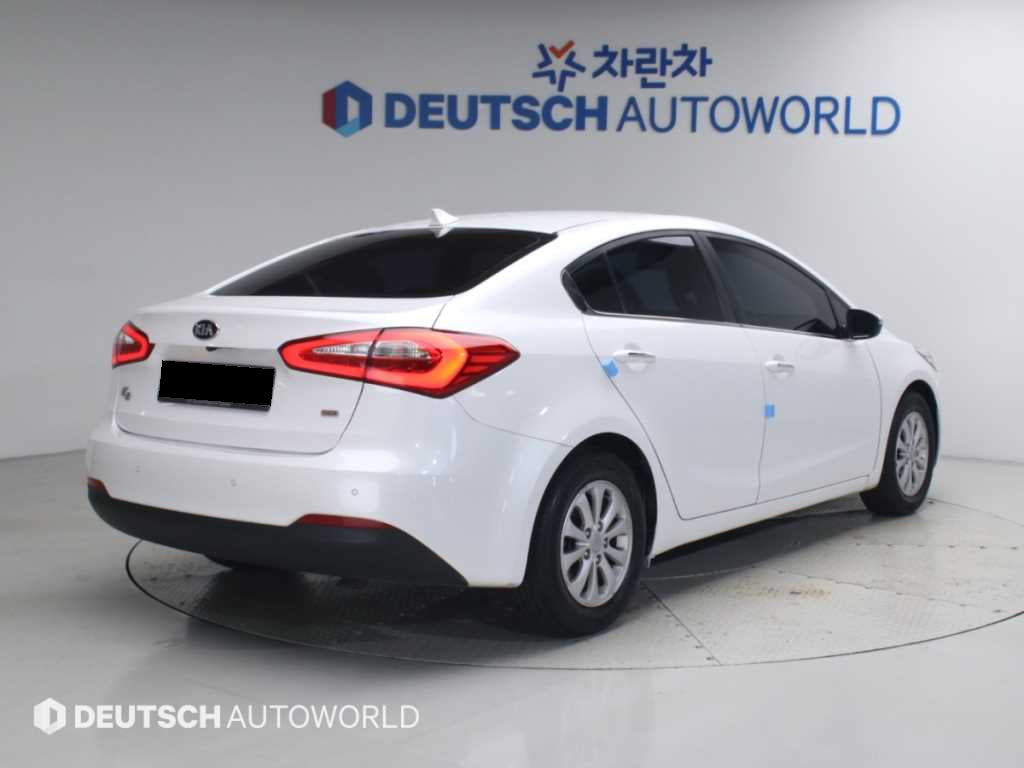 Kia K3 — photo 02