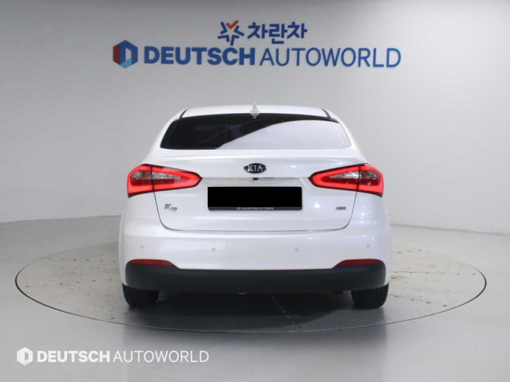 Kia K3 — photo 04