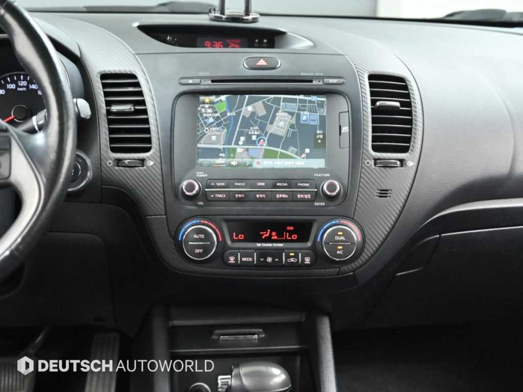 Kia K3 — photo 14