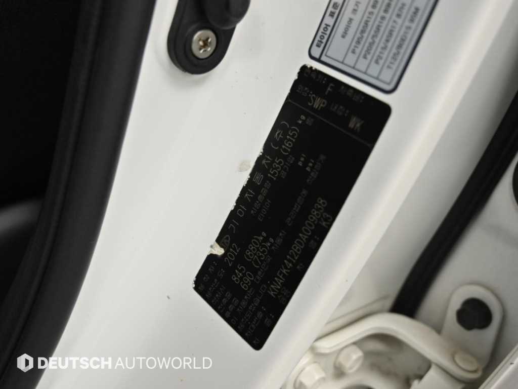 Kia K3 — photo 20