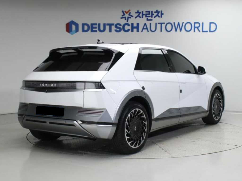 Hyundai Ioniq5 — photo 02