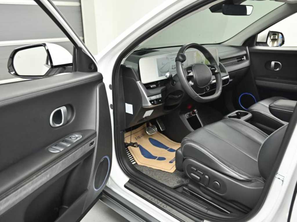 Hyundai Ioniq5 — photo 11