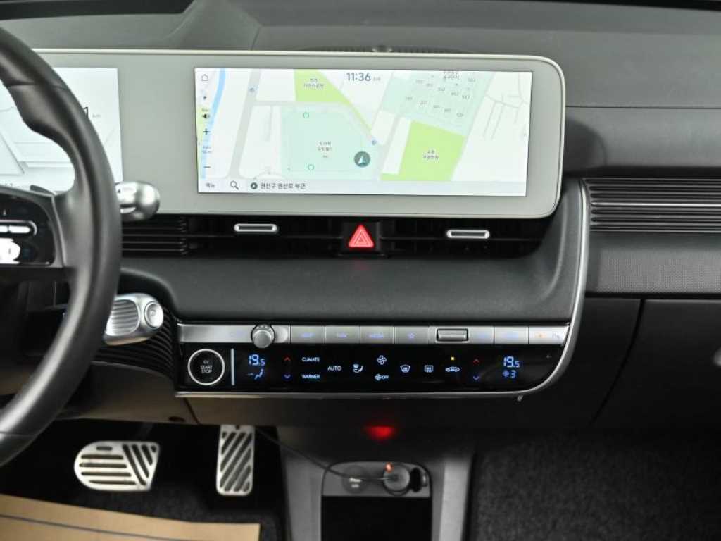 Hyundai Ioniq5 — photo 14