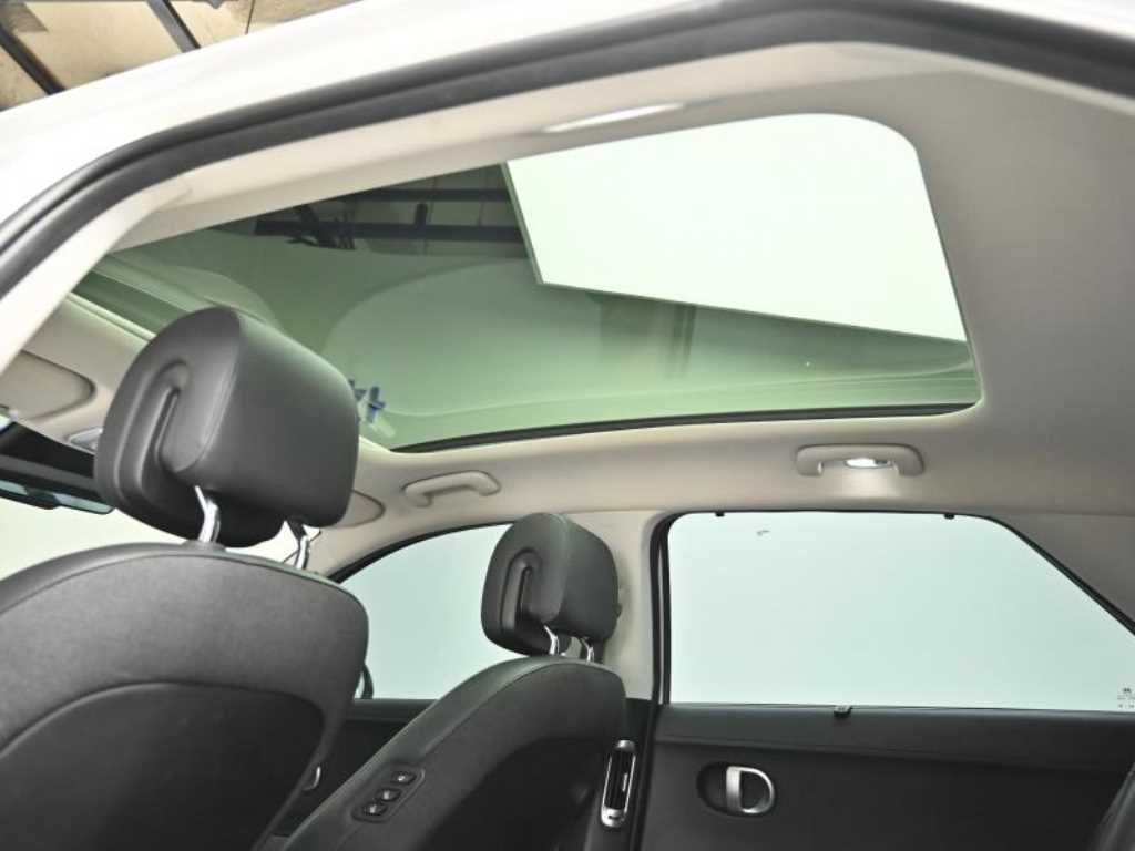 Hyundai Ioniq5 — photo 18