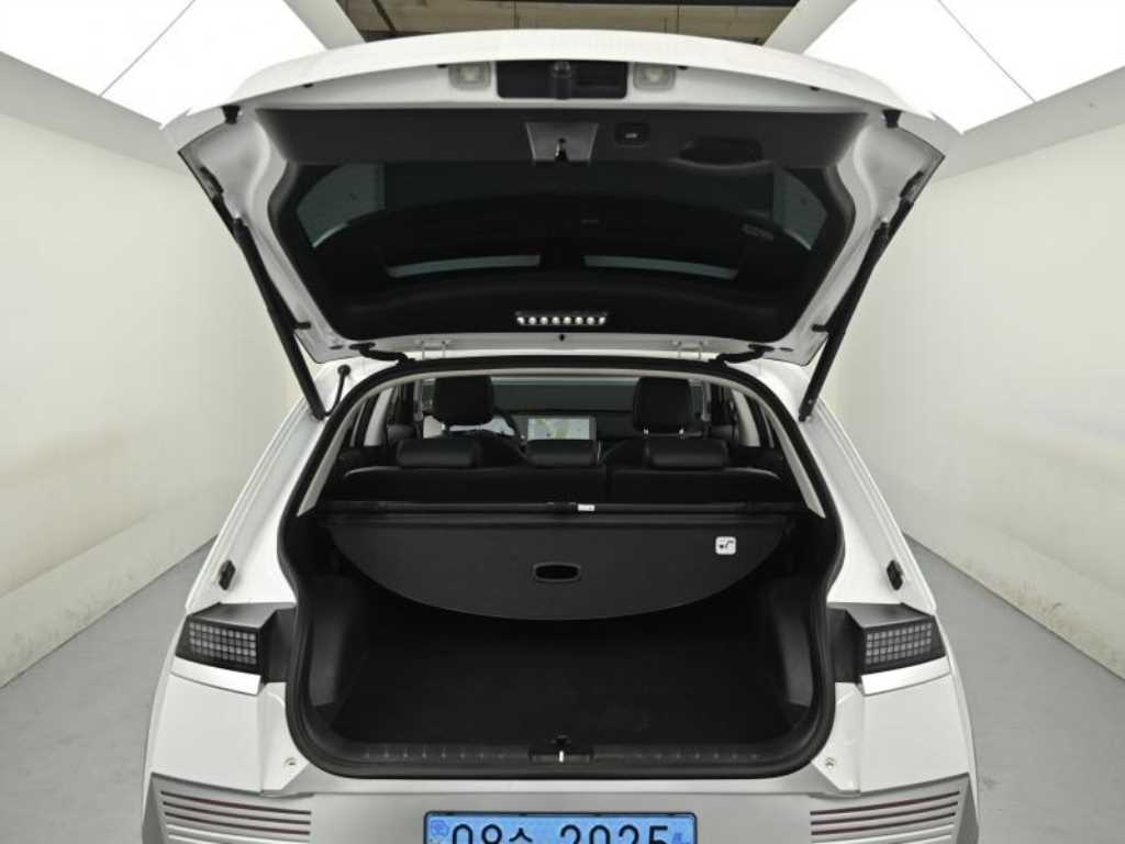 Hyundai Ioniq5 — photo 19