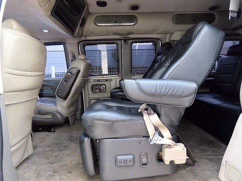 CHEVROLET Express Van — photo 06