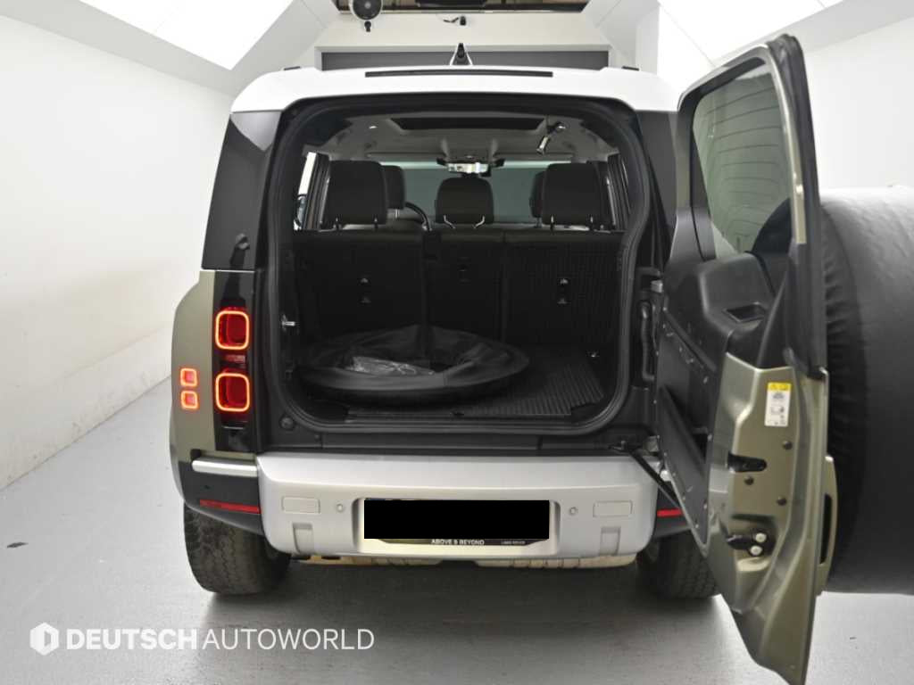 Land Rover Defender — photo 19