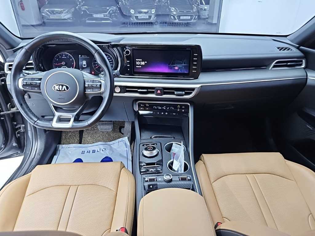 Kia K5 — photo 01