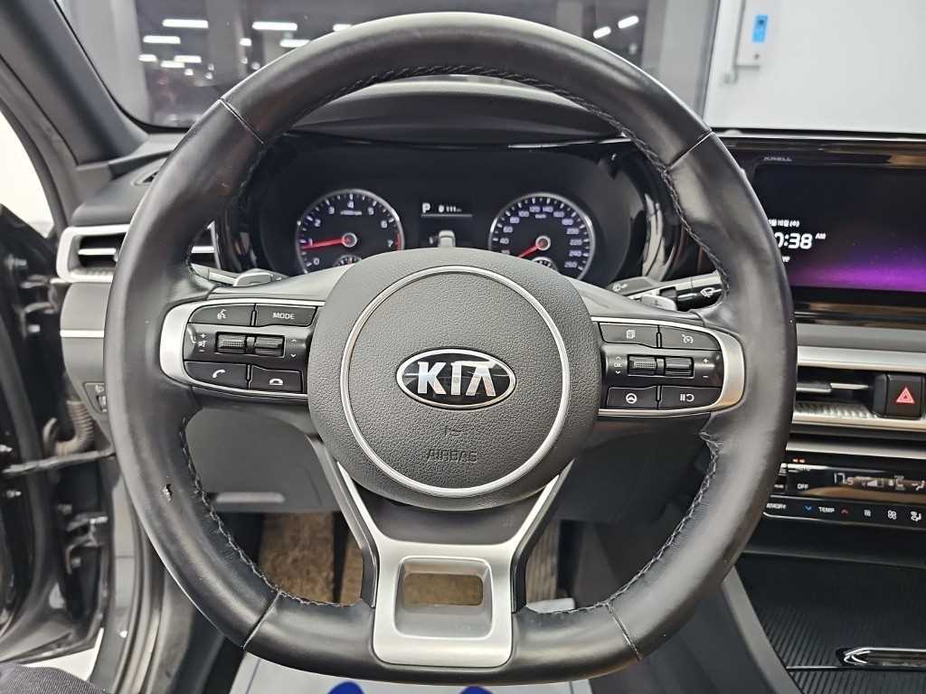 Kia K5 — photo 09