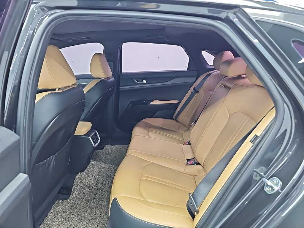 Kia K5 — photo 12