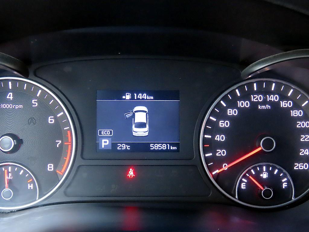 Kia K5 — photo 09