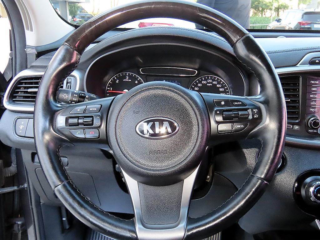 Kia Sorento — photo 08