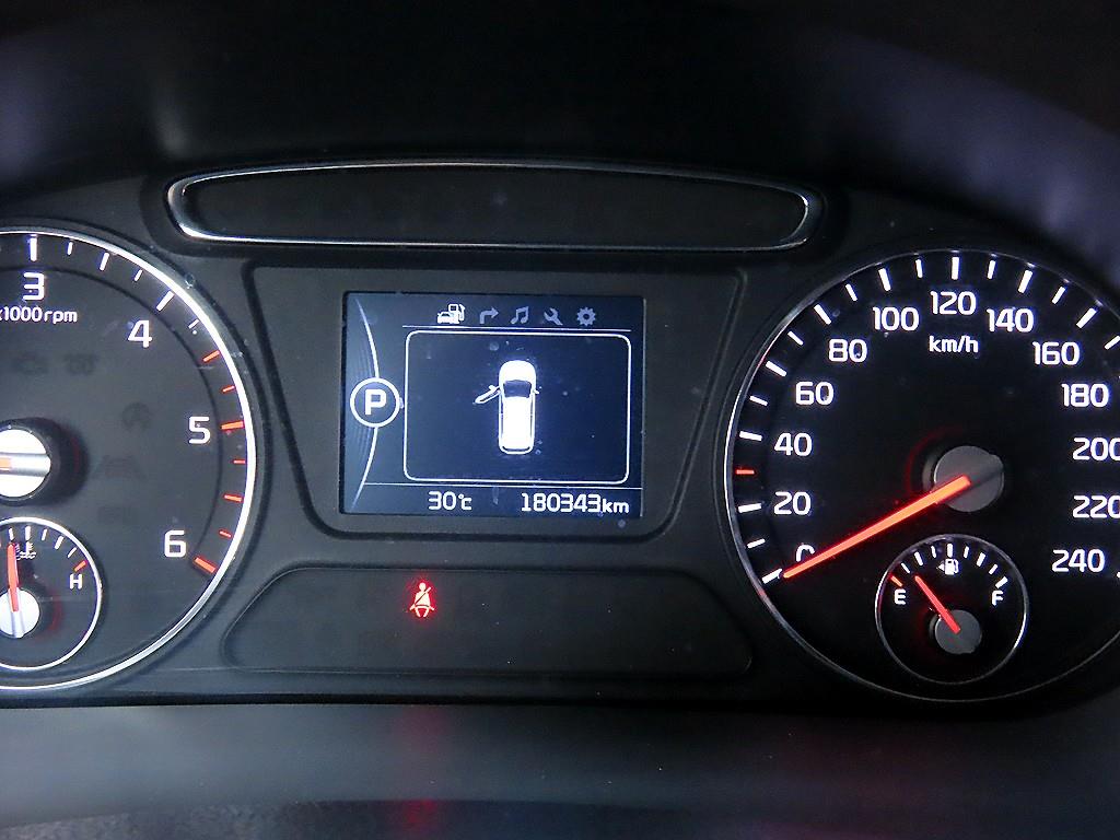 Kia Sorento — photo 09