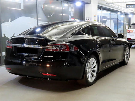 Tesla Model S — photo 04