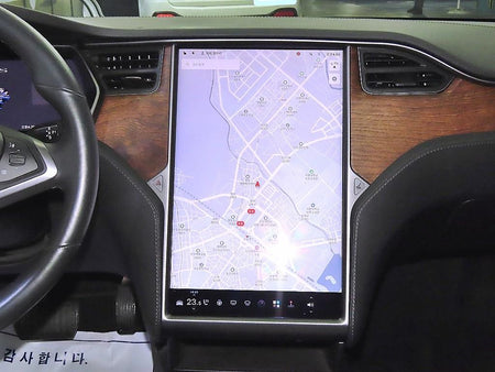 Tesla Model S — photo 11
