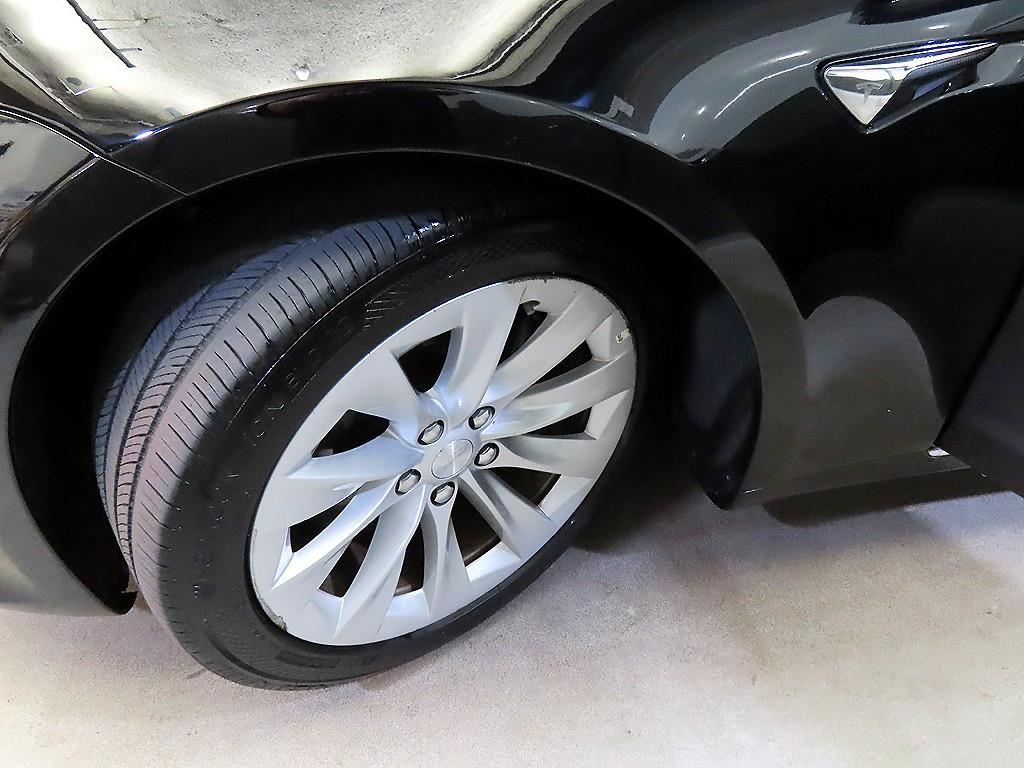 Tesla Model S — photo 20