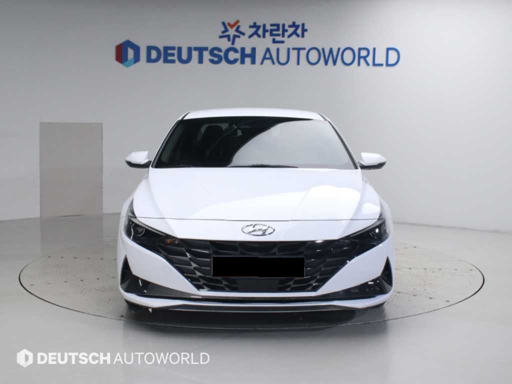 Hyundai Avante — photo 03