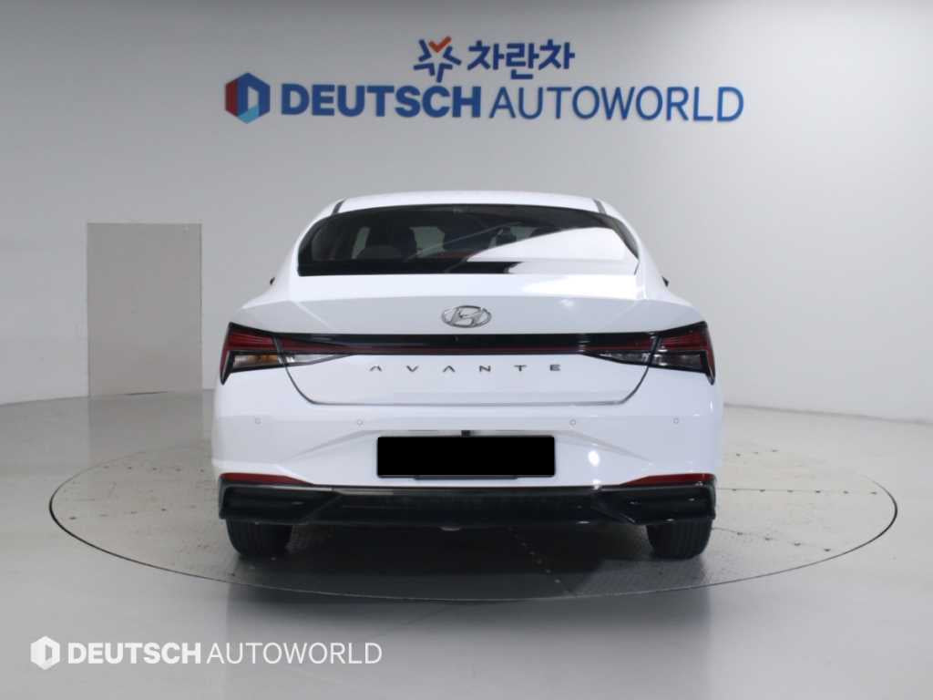 Hyundai Avante — photo 04
