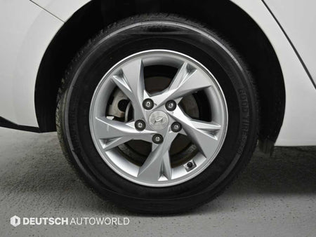 Hyundai Avante — photo 05