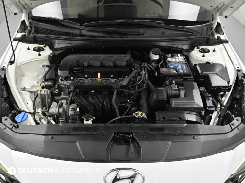 Hyundai Avante — photo 06