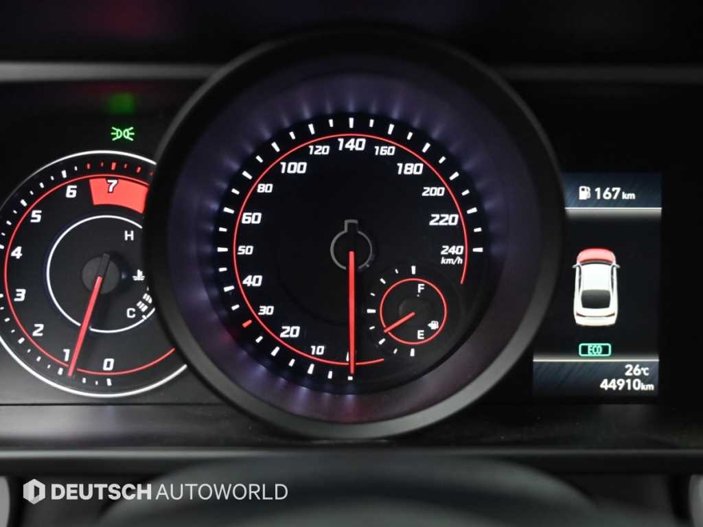 Hyundai Avante — photo 08