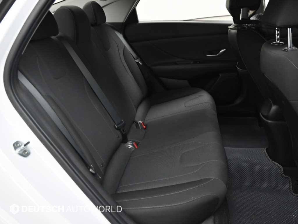 Hyundai Avante — photo 12
