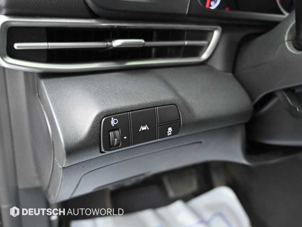 Hyundai Avante — photo 17