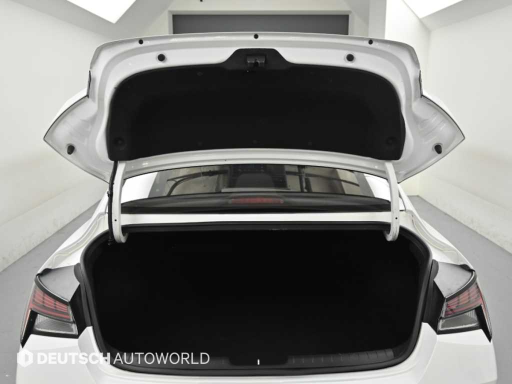 Hyundai Avante — photo 19
